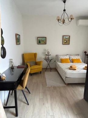 Cozy house with backyard at Iraklio Attikis